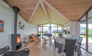 Stunning home in Rønde with kitchen 3