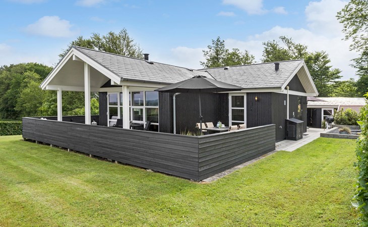 Beautiful home in Hejls with WiFi 1