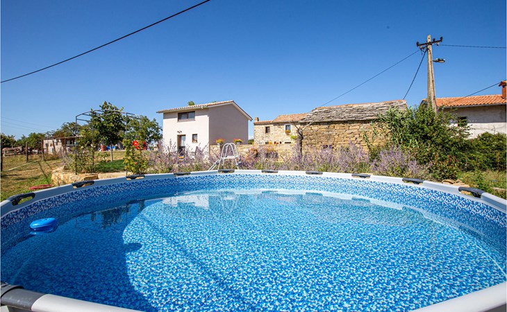 1 bedroom awesome home in Gracisce 1