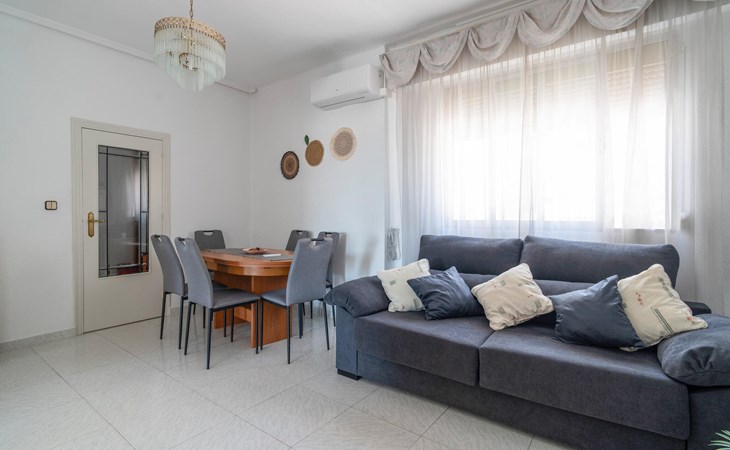 Mooi appartement met 2 slaapkamers in. 1
