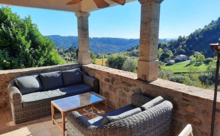 Klimatisiertes Ferienhaus mit Pool 1