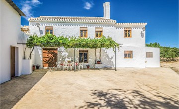 Cozy home in Villanueva del Rosario 2