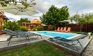 Charmantes Ferienhaus in Donje Rastane 3