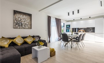 Beach front home in Zdrelac 2