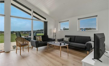 Amazing home in Grenaa with WiFi 3