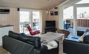 Nice home in Tarm with kitchen 2