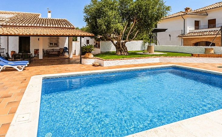 Amazing home in Iznajar 1