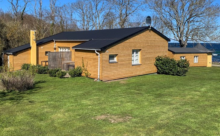 "Alfred" - 25 meter van de zee in Bornholm 1