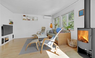 Beautiful home in Væggerløse with WiFi 3