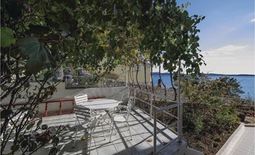 Lovely apartment in Brodarica with WiFi 3