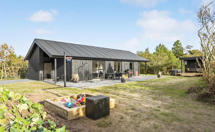 Lovely home in Skjern with WiFi 1