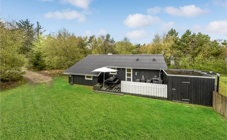 Lovely home in Ringkøbing with kitchen 1