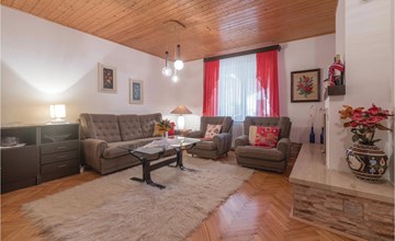 Awesome home in Manjadvorci 2