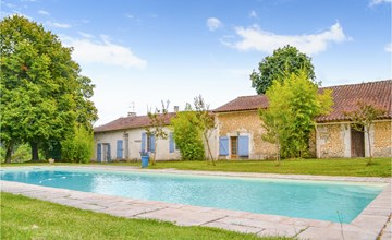 Nice home in Bourg du bost with WiFi 2