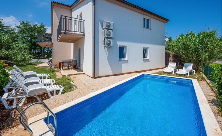 Beautiful home in Medulin with WiFi 1