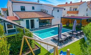 4 SZ mit Bad en suite Pool und Sommerküche 2