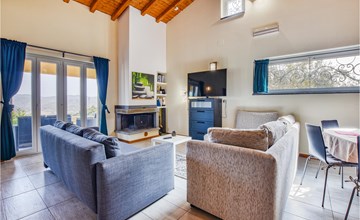 Amazing home in Castiglione di S 3