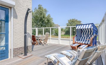 Ocean front home in Makkum with sauna 2