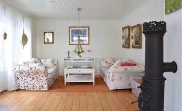 Gorgeous home in Fjell with WiFi 3