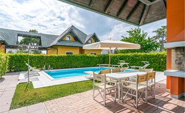 3 bedroom nice home in Albarella RO 2