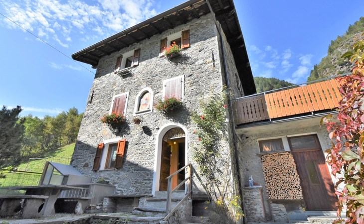 The Little House of Biorca 1