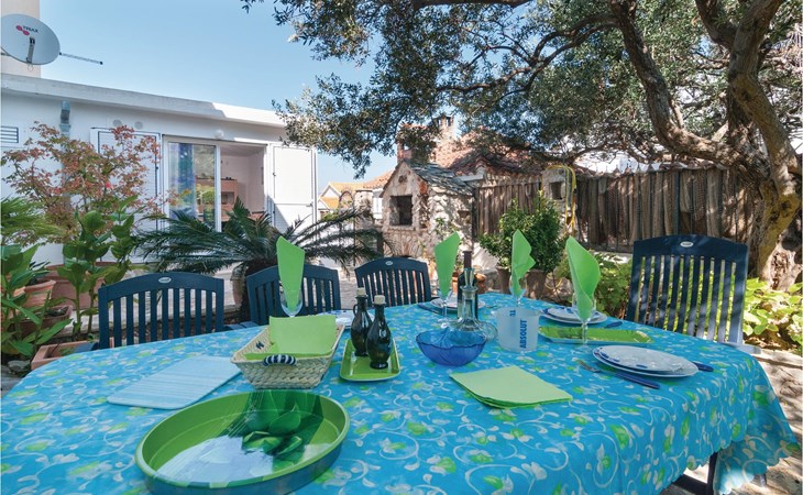 Cozy apartment in Supetar with WiFi 1