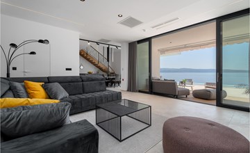 Beautiful home in Omis with kitchen 3