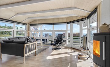Lovely home in Sjølund with kitchen 3