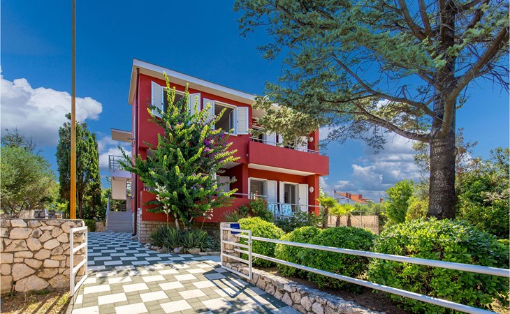 Cozy apartment in Barbat with WiFi 1