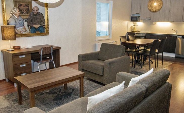 Kylpylä-hotelli, kekkosen sviitti, huone 1