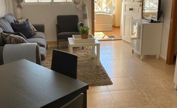 Appartement mit Dachterrasse und Balkon plus Gemeinschaftspool, in der Nähe von 3