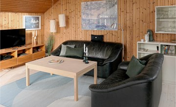 Nice home in Strandby with kitchen 3