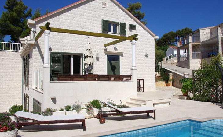 Schönes Ferienhaus mit privatem Pool 1