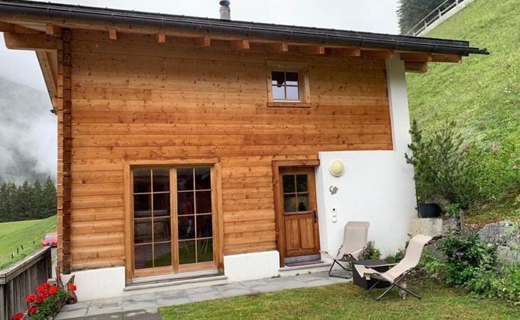 Neuwertiges 2-Zi-Ferienchalet (55m2) 1