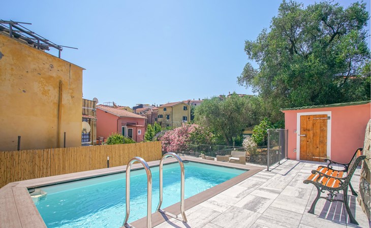 Stunning home in Costarainera 1