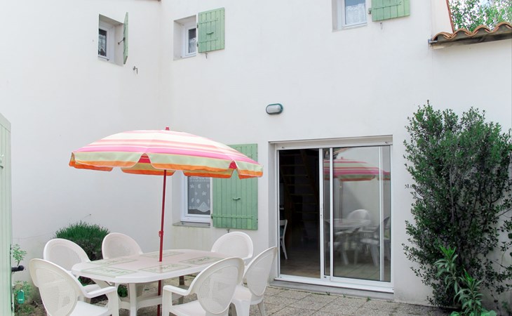 The Touch (IDR122) 1