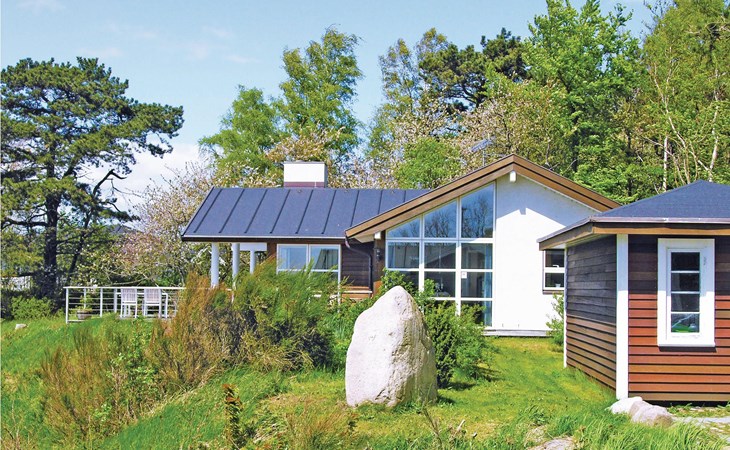 Lovely home in Rønne with kitchen 1