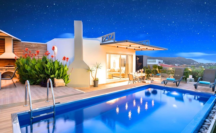 Canes Villa Beheizter Pool 1