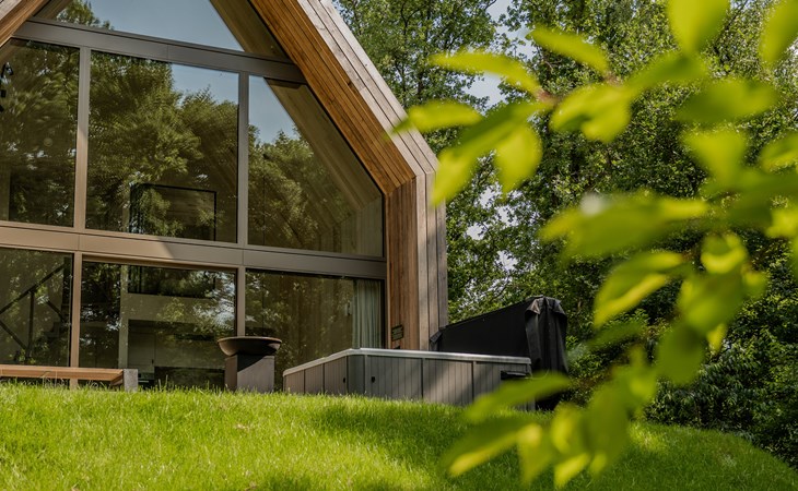 Lodge mit Jacuzzi | 4 Personen 1