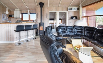 4 bedroom awesome home in Tranekær 2