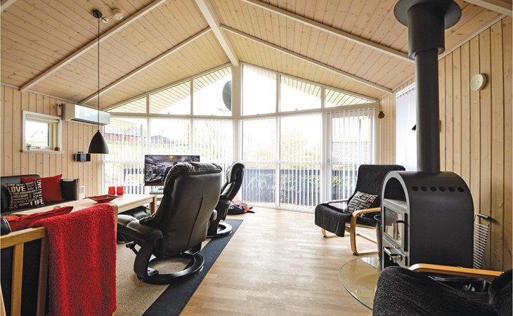 Beautiful home in Aabenraa with kitchen 1