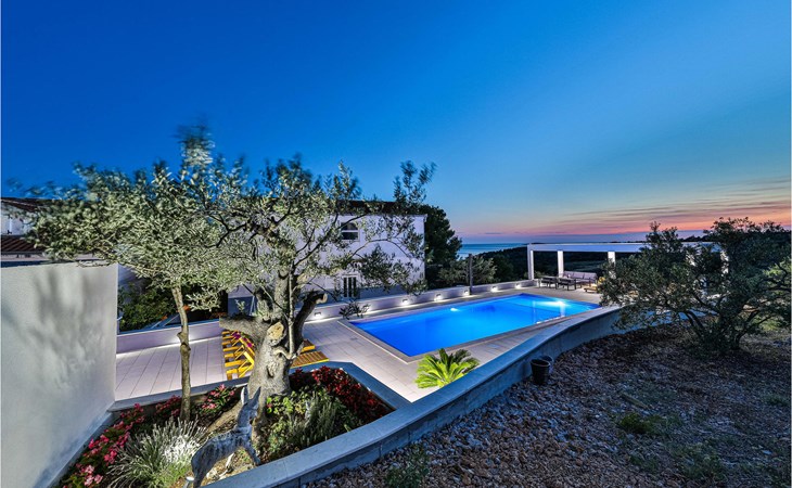 Gorgeous home in Zecevo Rogoznicko 1