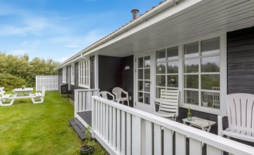 "Torhild" - 700m from the sea 2