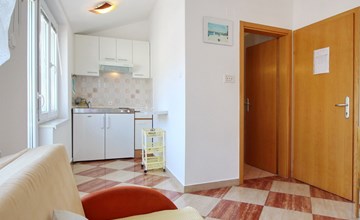Modern eingerichtete Apartment ideal für junge Paaren im Zentrum von Baska 3