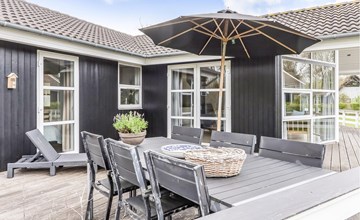 Lovely home in Humble with sauna 2