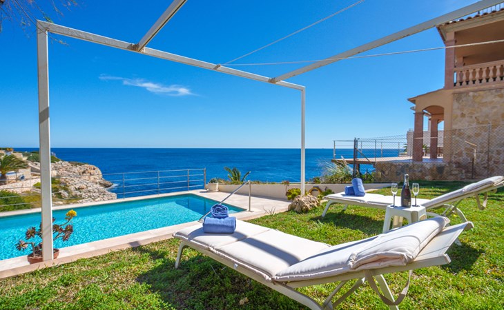 Magrana Over The Sea (Private Pool). 1