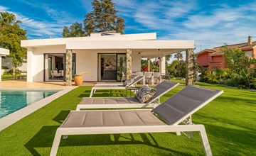 Amazing villa with heated pool 3