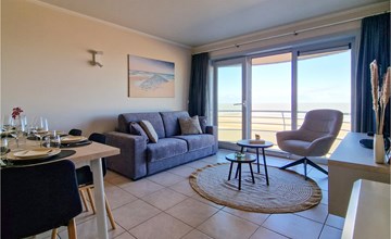Beach front apartment in Oostende 2