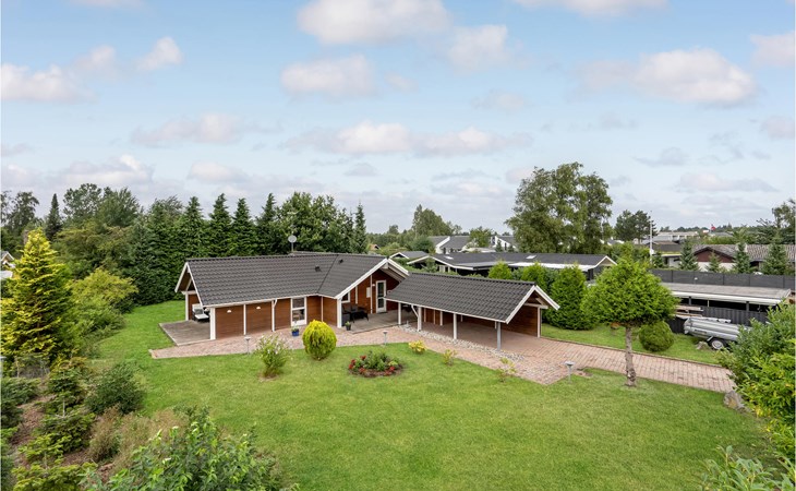 Amazing home in Væggerløse with WiFi 1