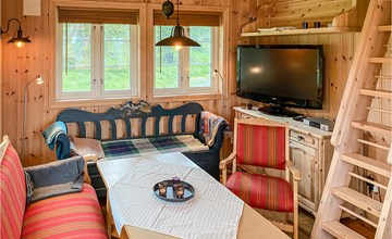Beautiful home in Sjusjoen 2